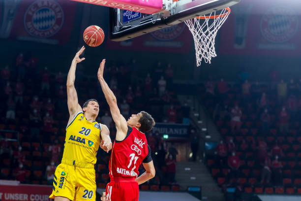 巴萨主教练 巴萨主教练