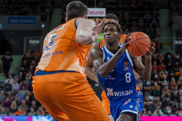 一场激烈的 一场激烈的